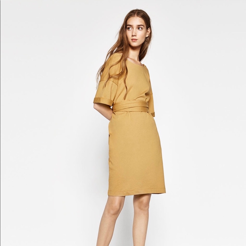 Dress with tie waist
